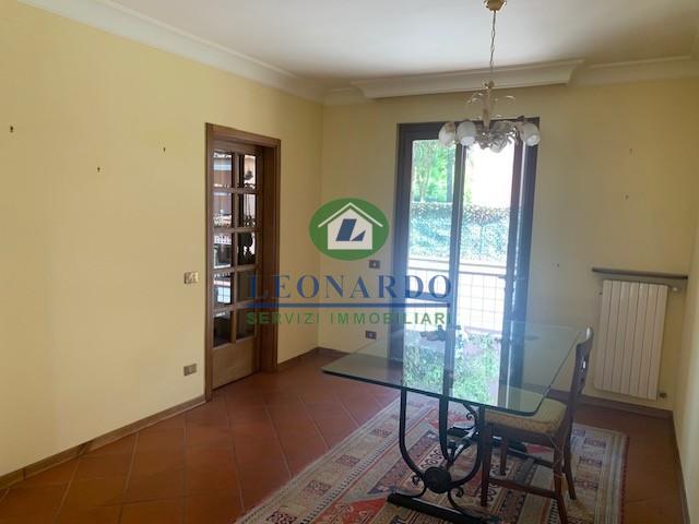 Villa con terrazzi, Montecatini-Terme zona nord