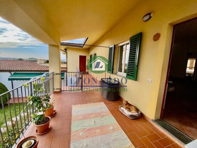 Attico con giardino, Massa e Cozzile traversagna