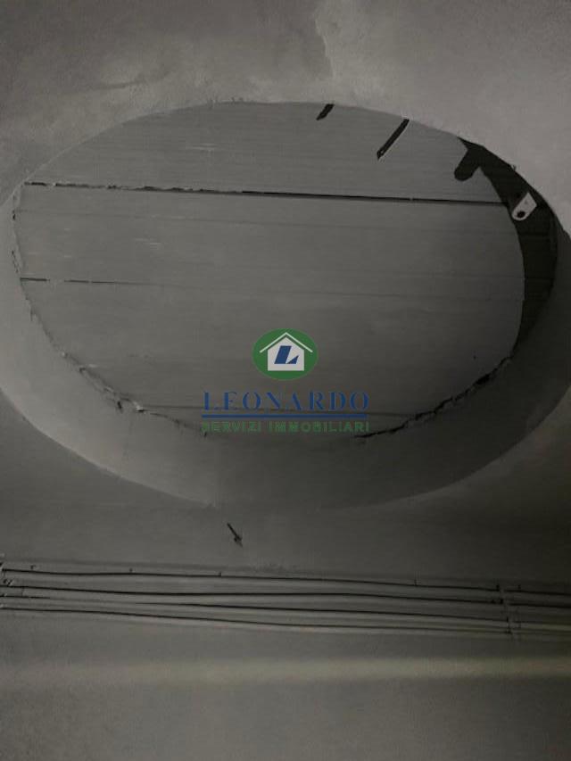 Locale commerciale in vendita, Massa e Cozzile margine coperta