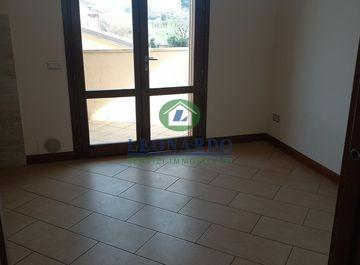 Attico con terrazzi, Massa e Cozzile traversagna