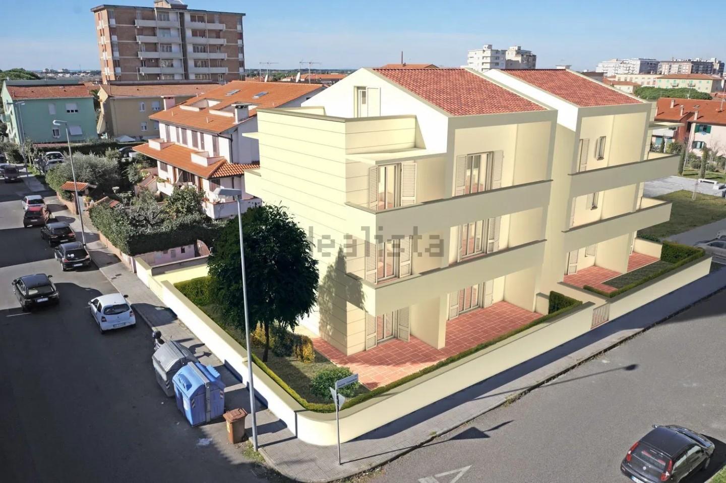 Quadrilocale con terrazzi a Cecina