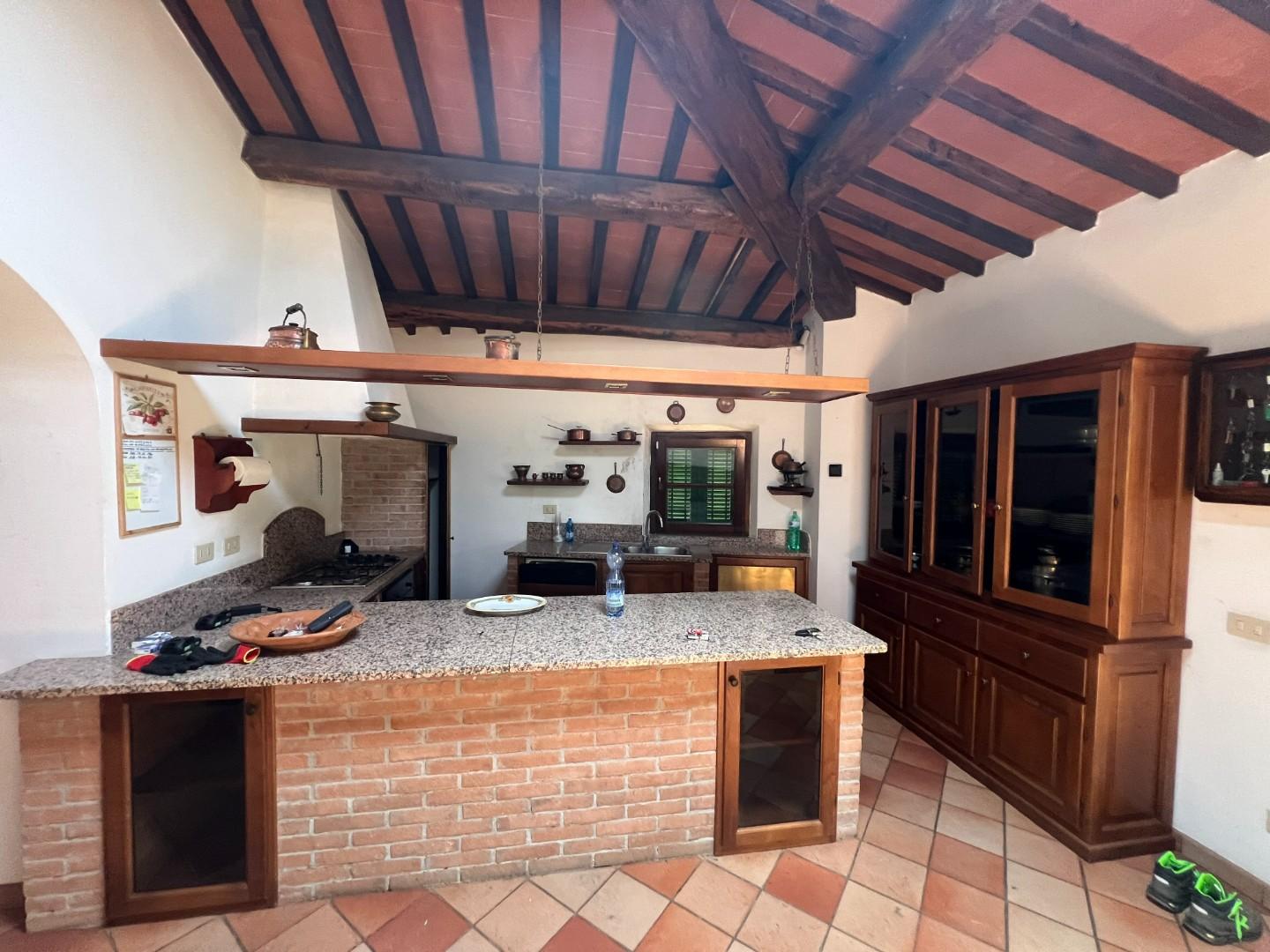 Rustico con giardino a Castagneto Carducci