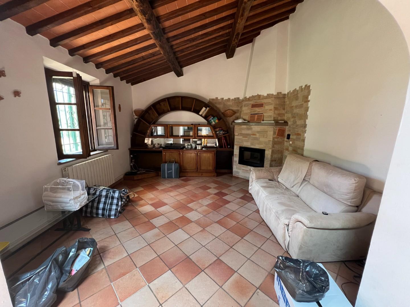 Rustico con giardino a Castagneto Carducci