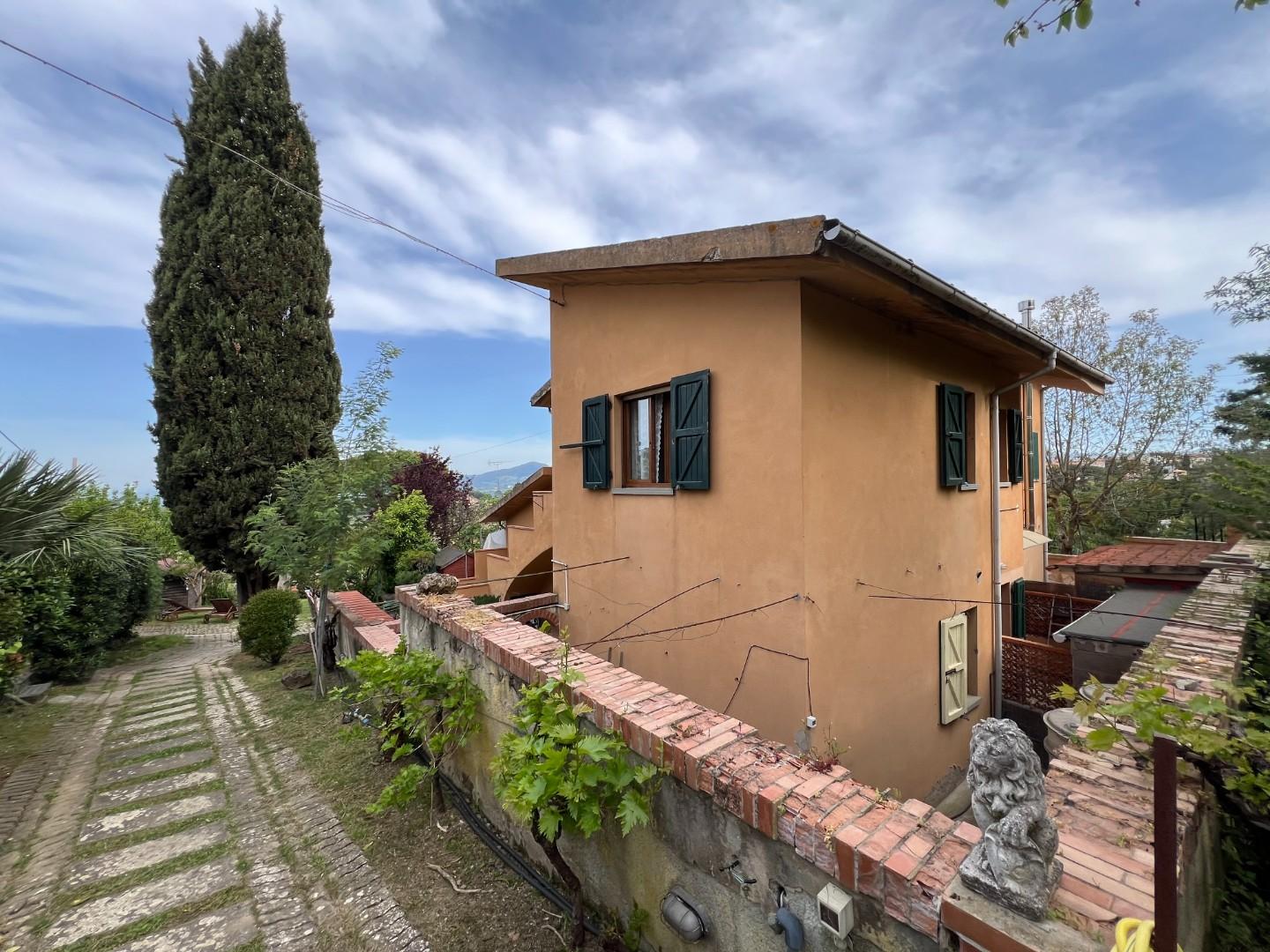 Trilocale con giardino a Montescudaio