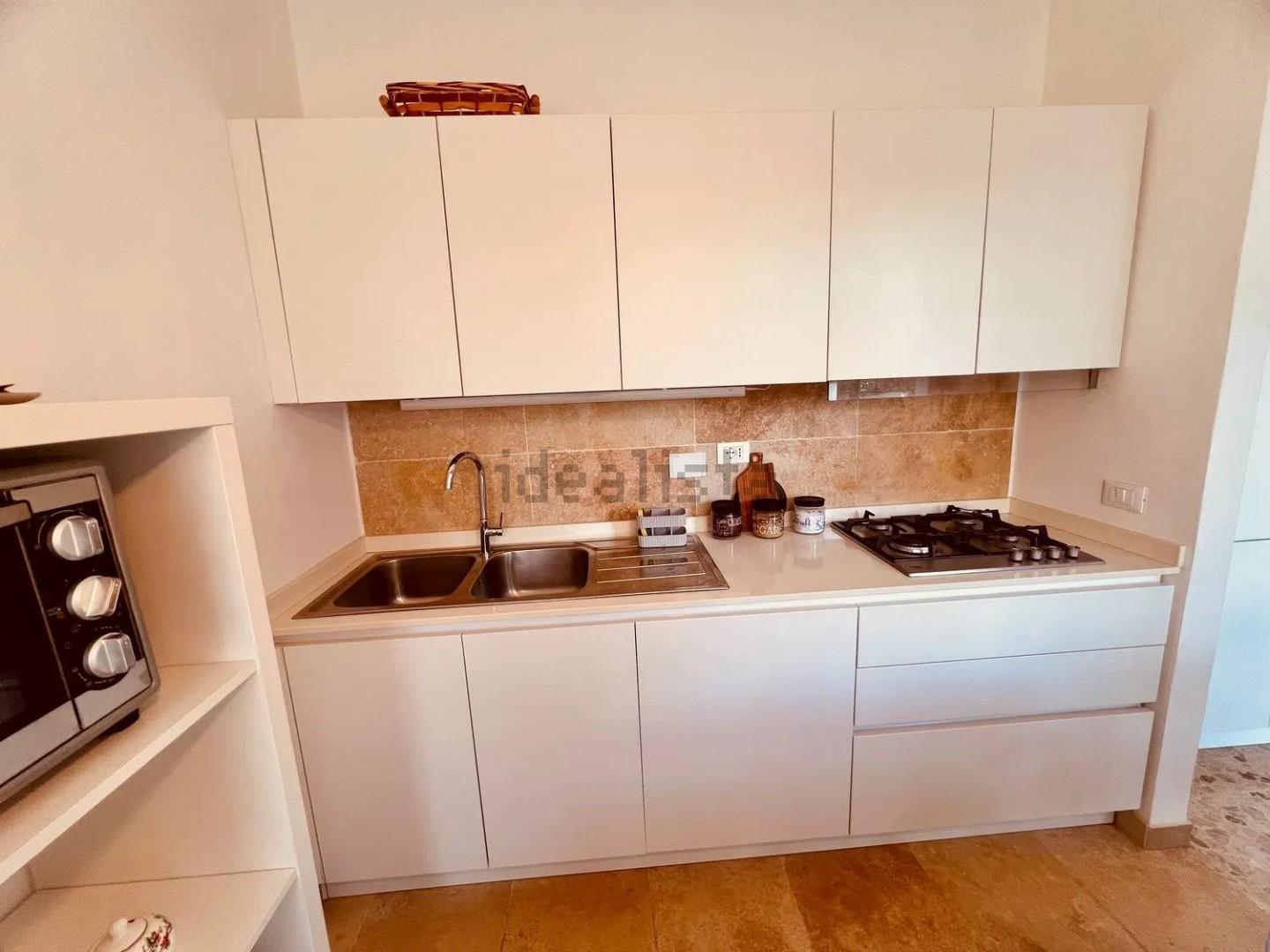 Trilocale con terrazzo, Bibbona marina di