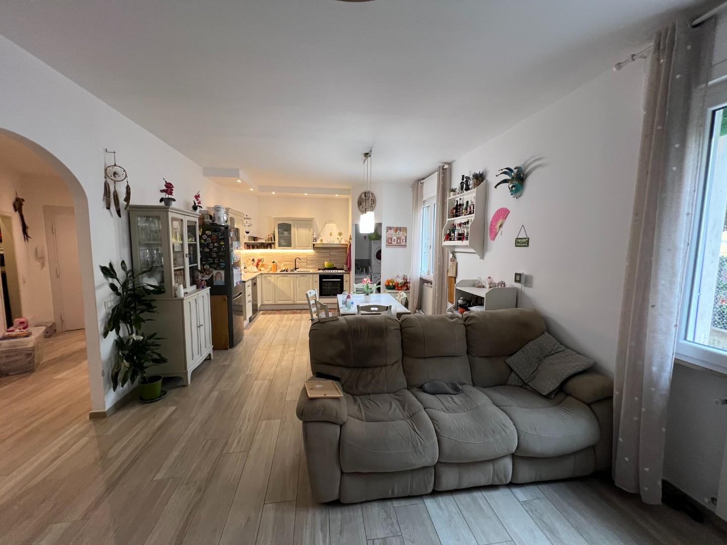 Quadrilocale ristrutturato, Cecina palazzaccio