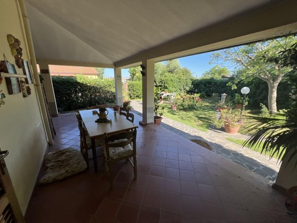 Quadrilocale con giardino, Piombino baratti
