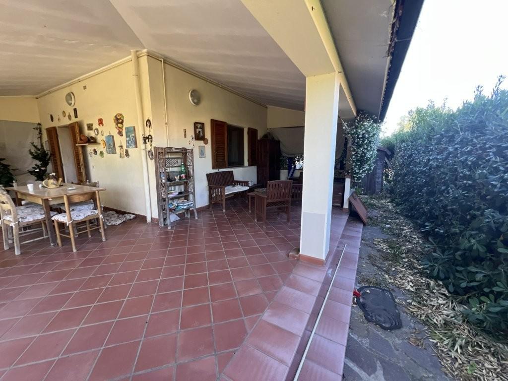 Quadrilocale con giardino, Piombino baratti