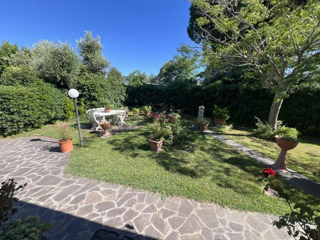 Quadrilocale con giardino, Piombino baratti
