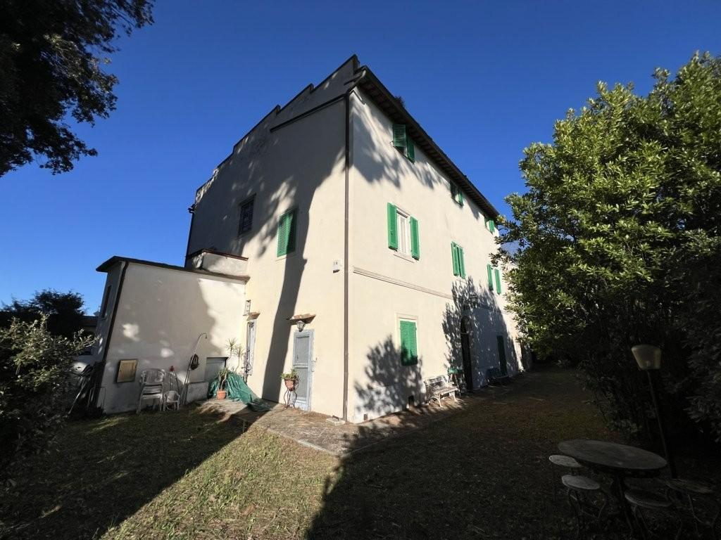 Stabile/Palazzo con giardino, Cecina collemezzano alto