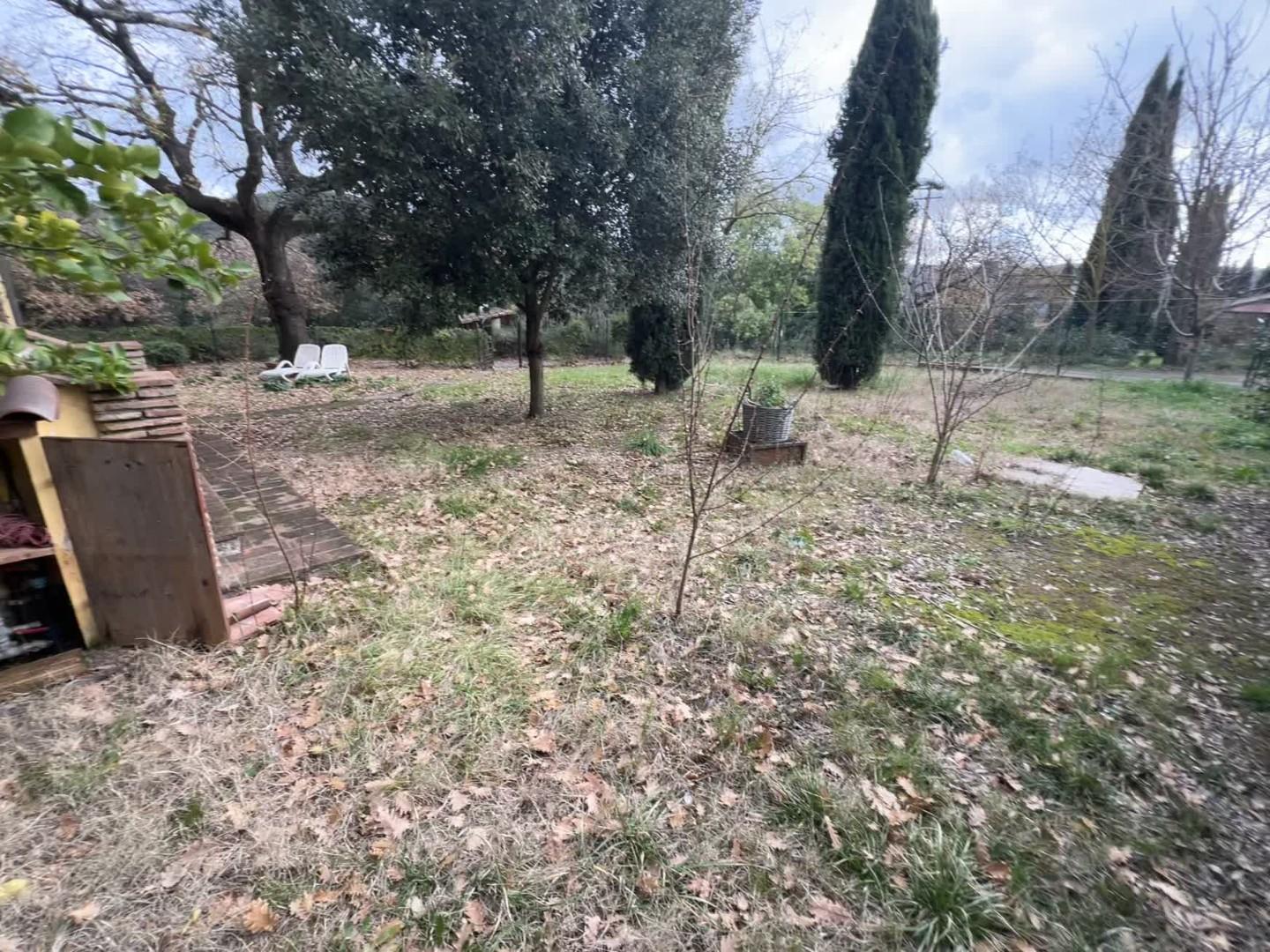 Trilocale con giardino a Riparbella