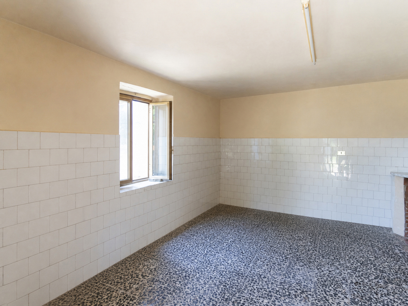 Casa indipendente da ristrutturare a Roccadaspide