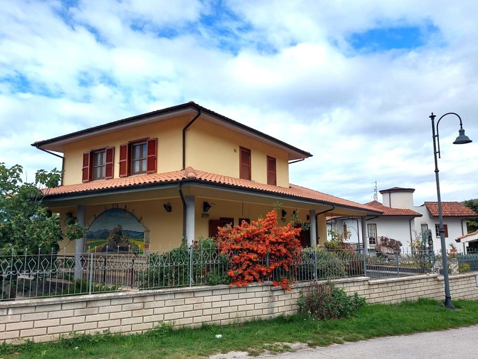 Villa in vendita a L'Aquila