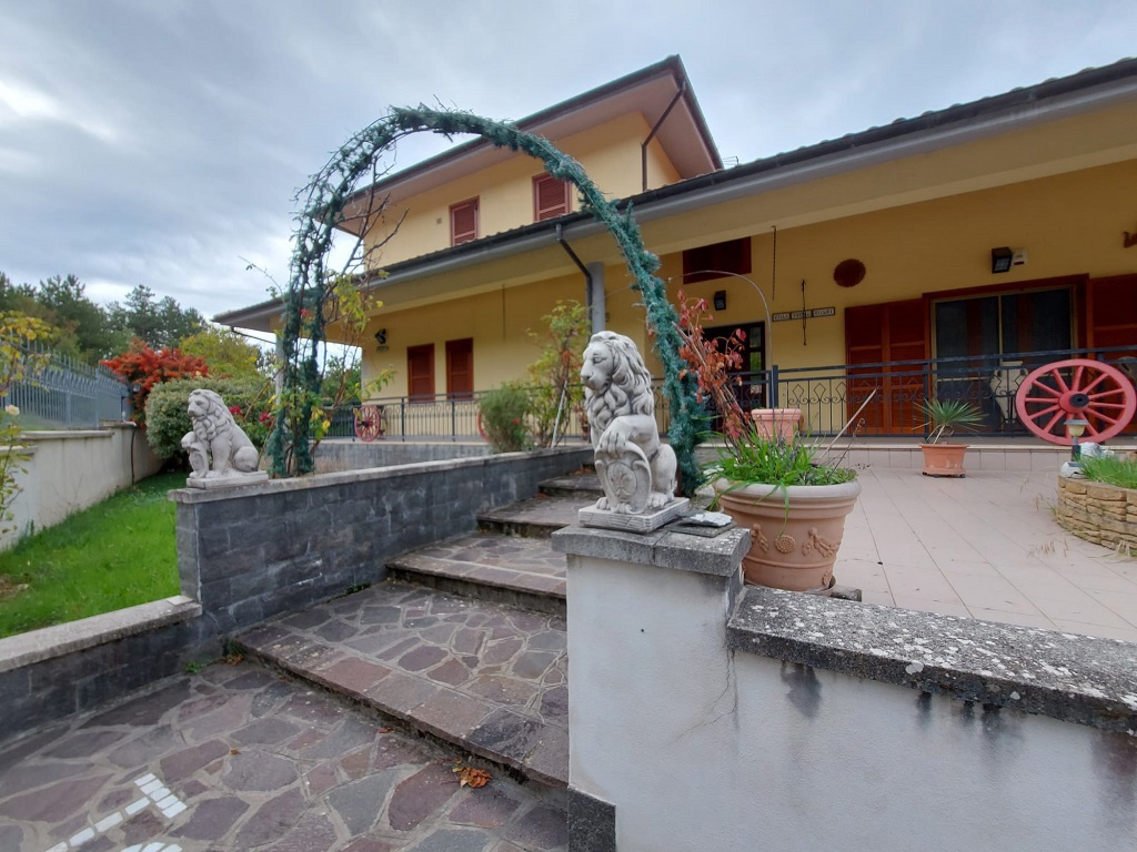 Villa in vendita a L'Aquila