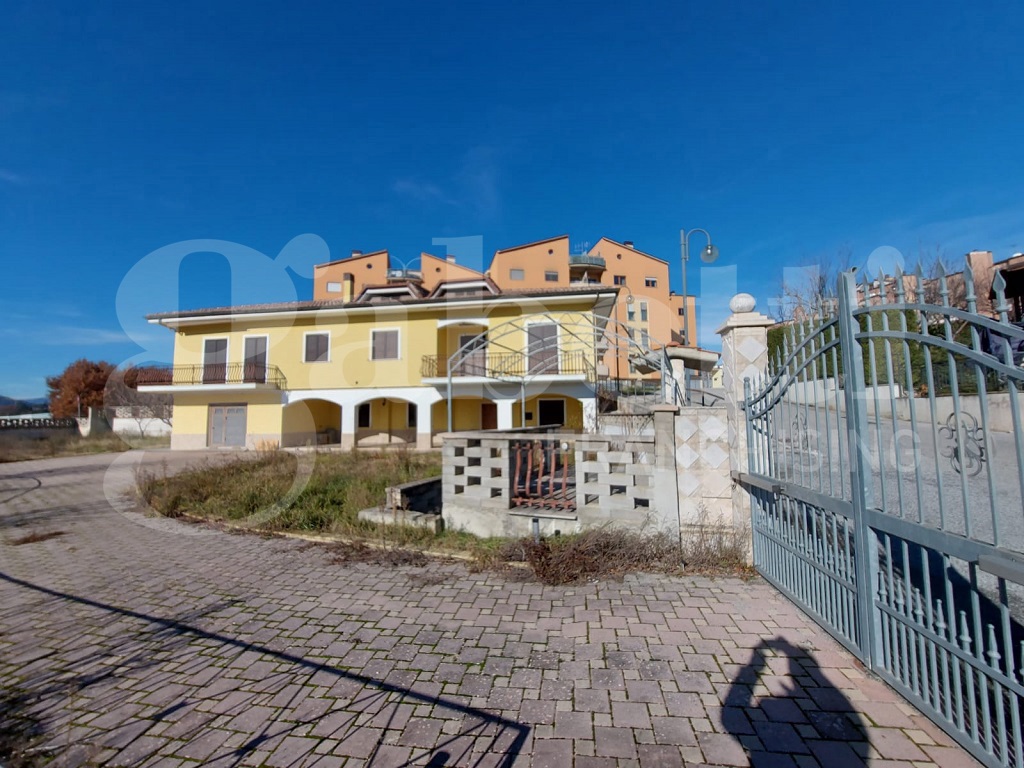 Villa in vendita a L'Aquila