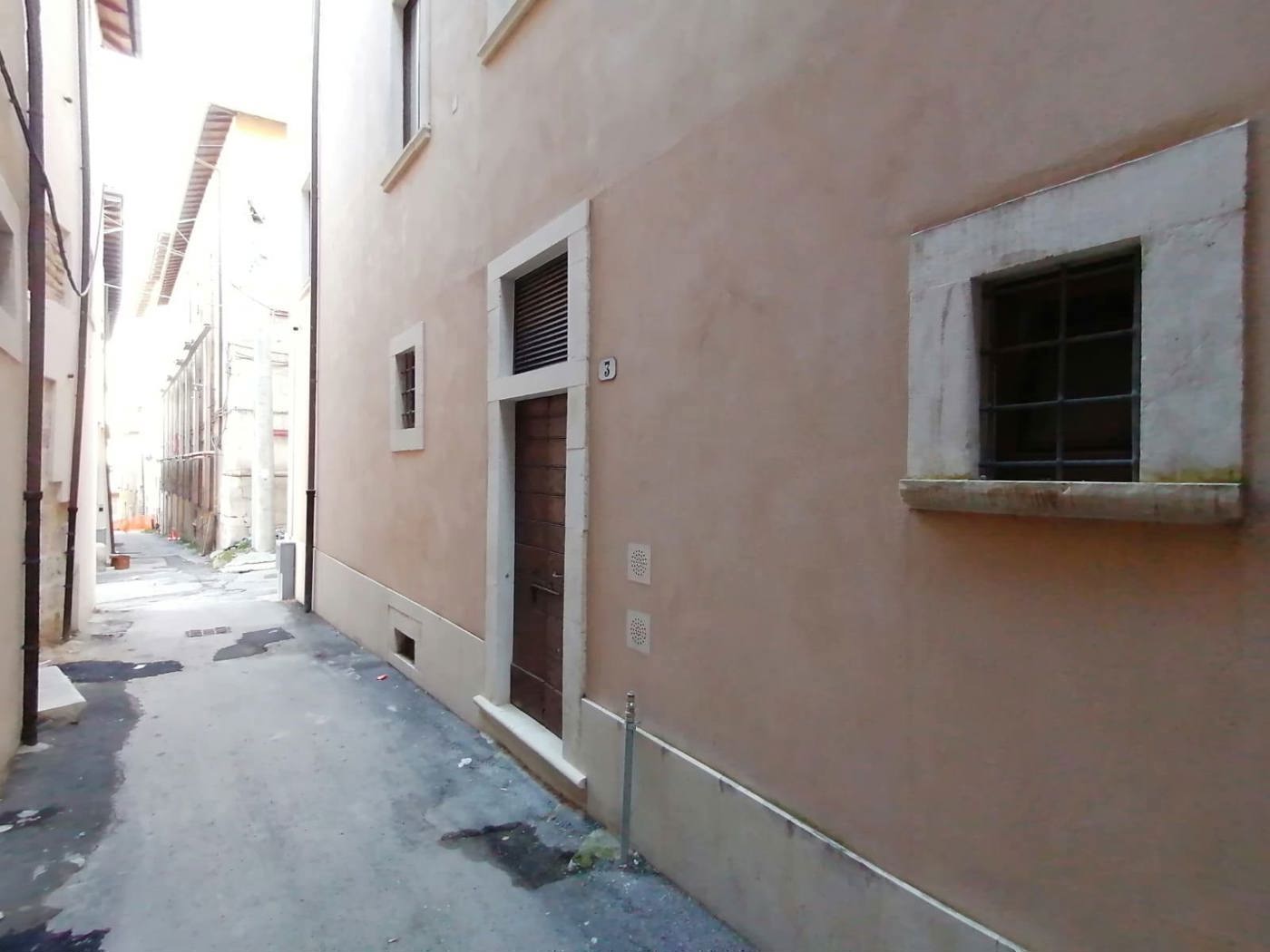 Negozio in affitto a L'Aquila