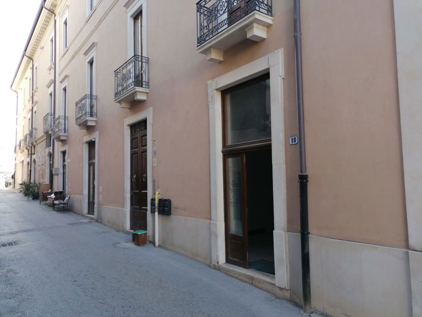 Negozio in affitto a L'Aquila