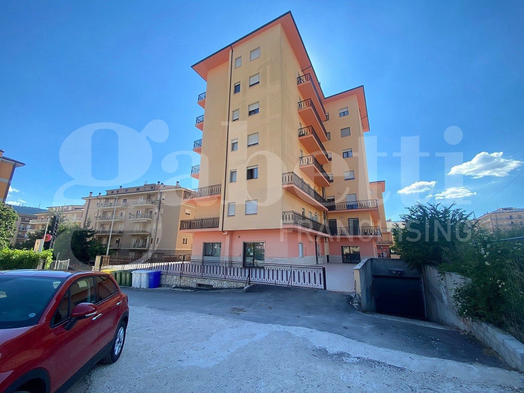 Trilocale con box a L'Aquila