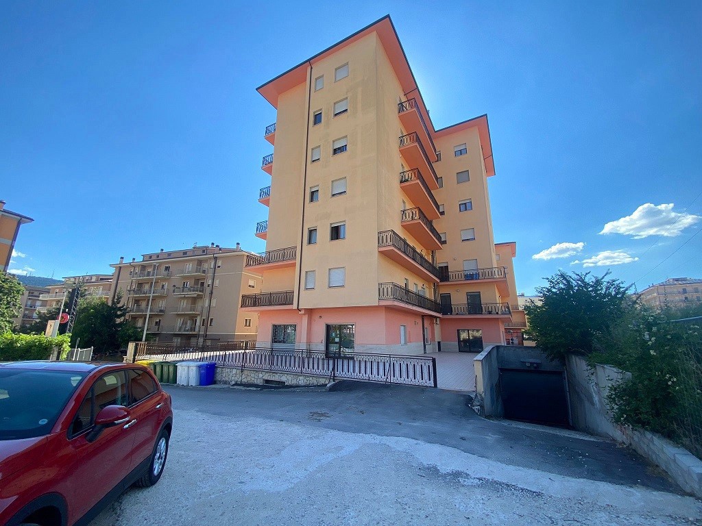 Trilocale con box a L'Aquila