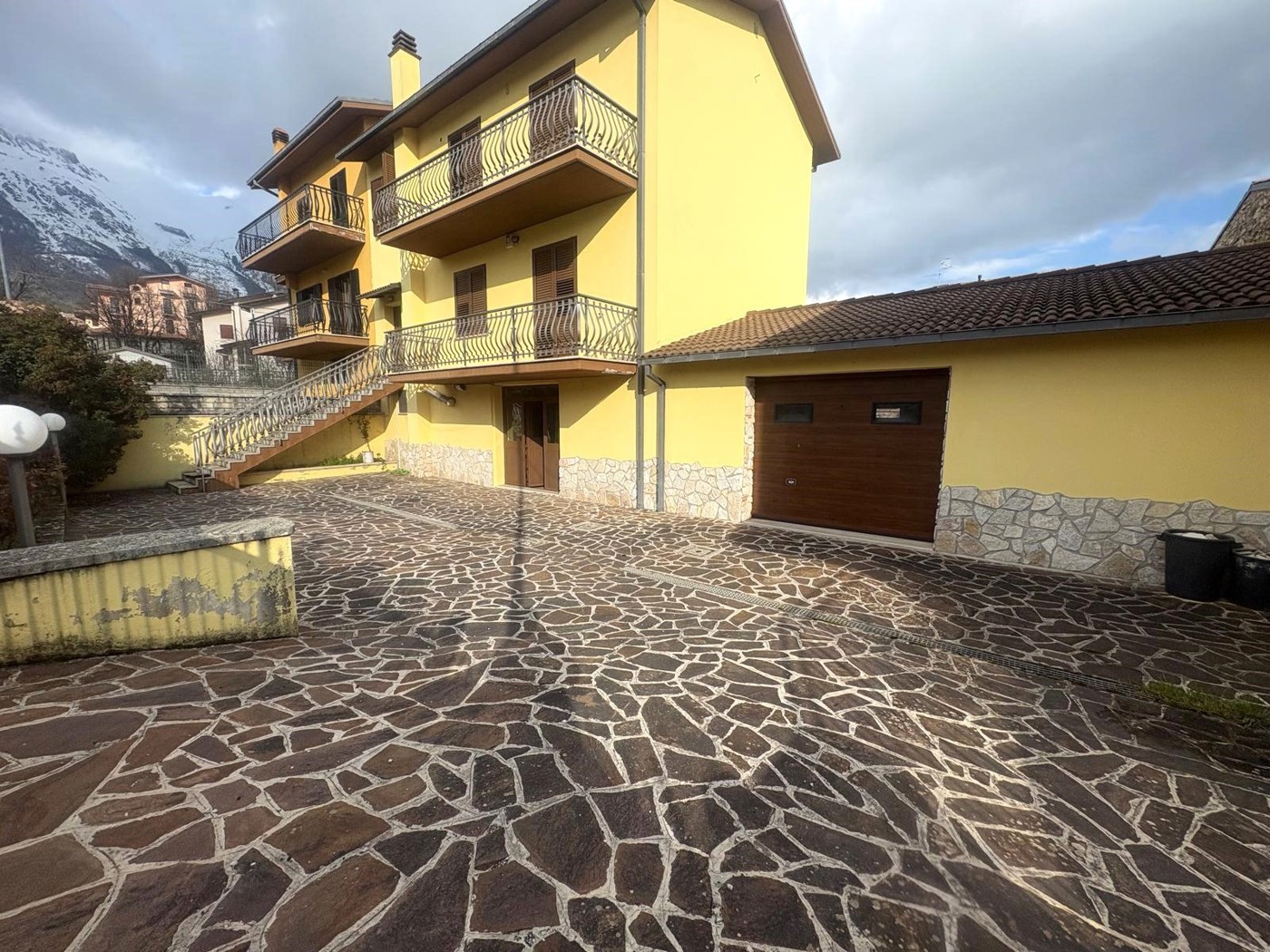 Casa indipendente in vendita a L'Aquila