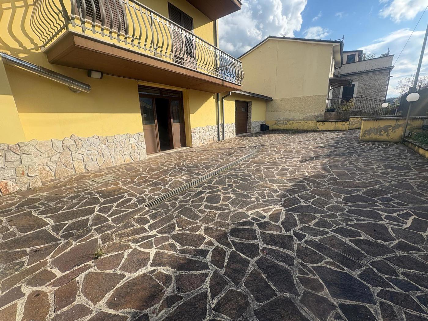 Casa indipendente in vendita a L'Aquila