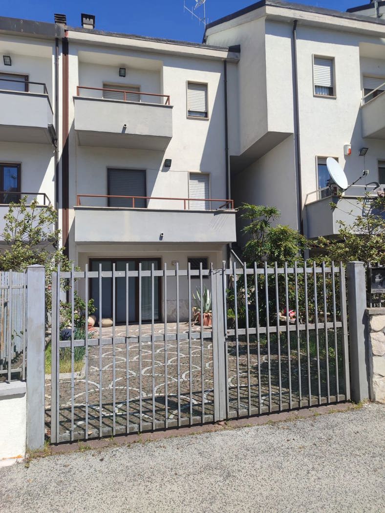 Villetta a schiera con giardino a L'Aquila