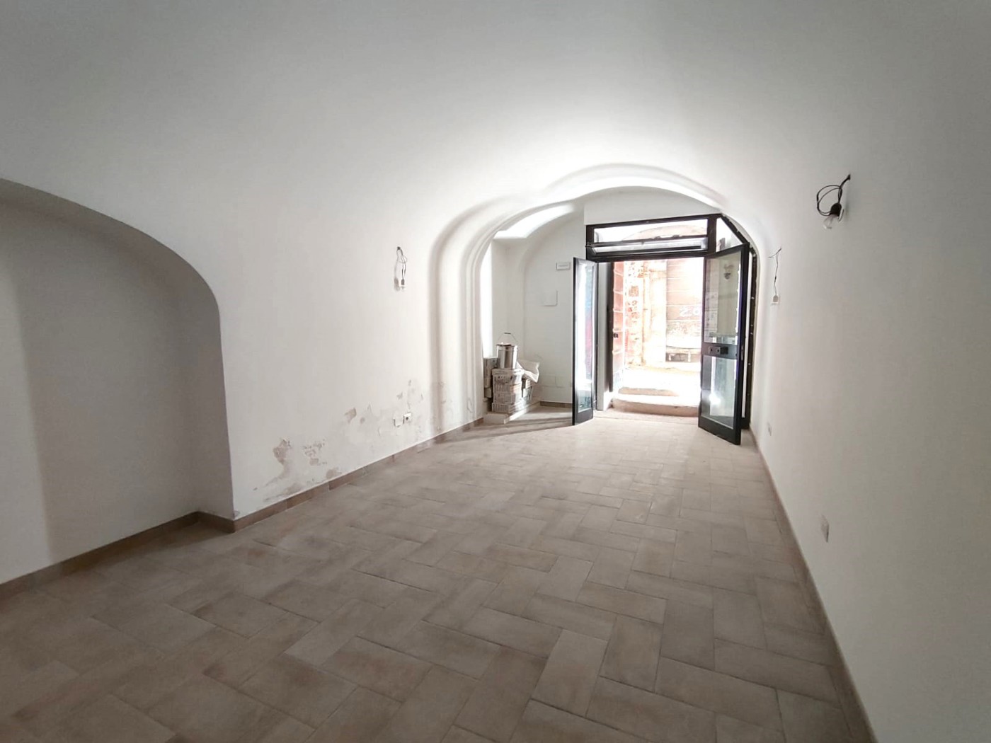 Locale commerciale in vendita a L'Aquila