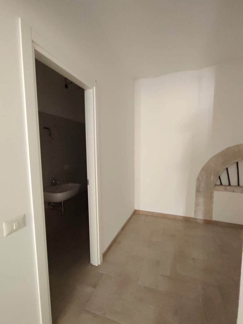 Locale commerciale in vendita a L'Aquila