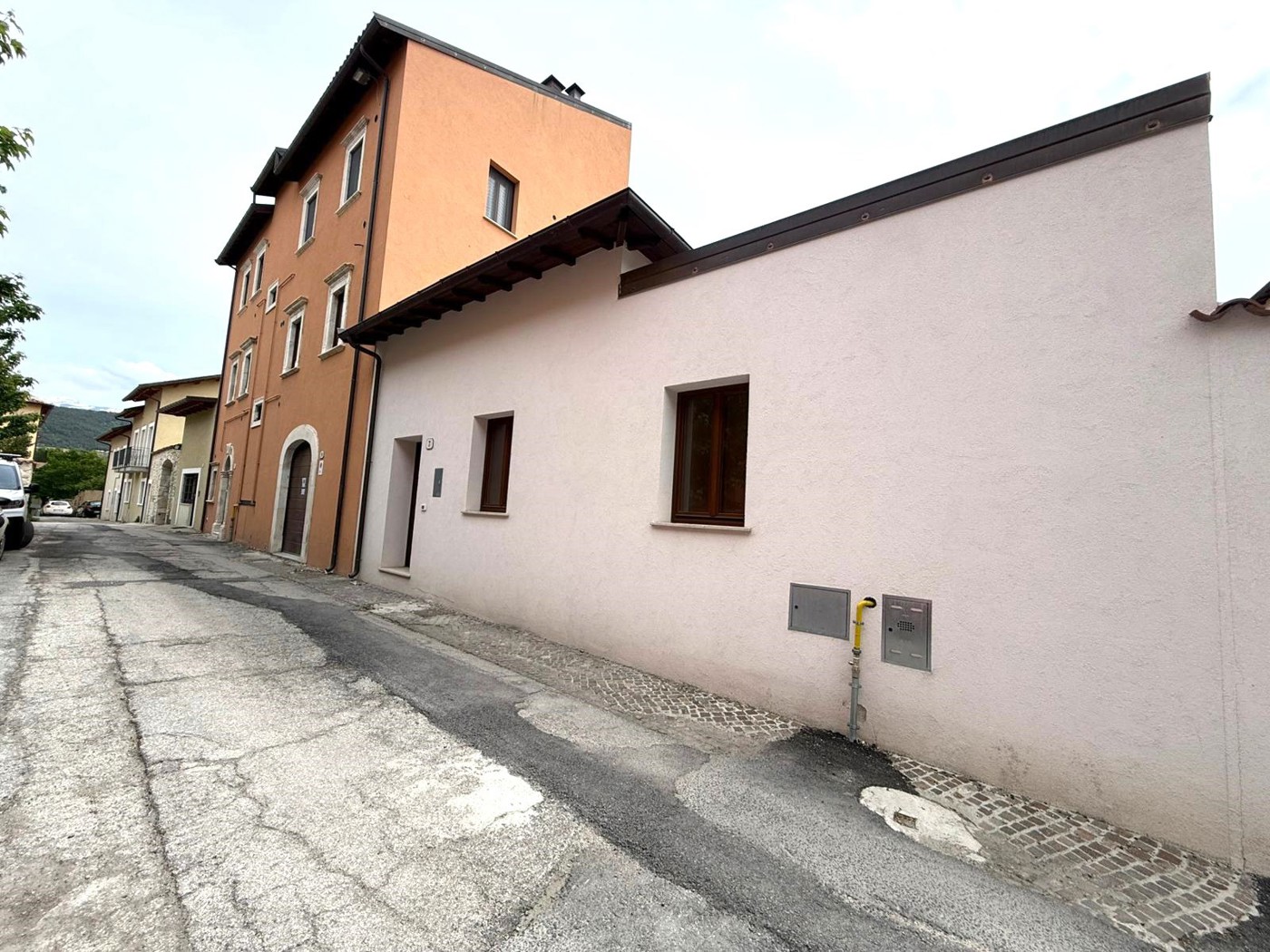 Trilocale nuovo a L'Aquila