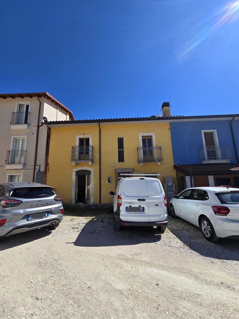 Casa indipendente in vendita a L'Aquila