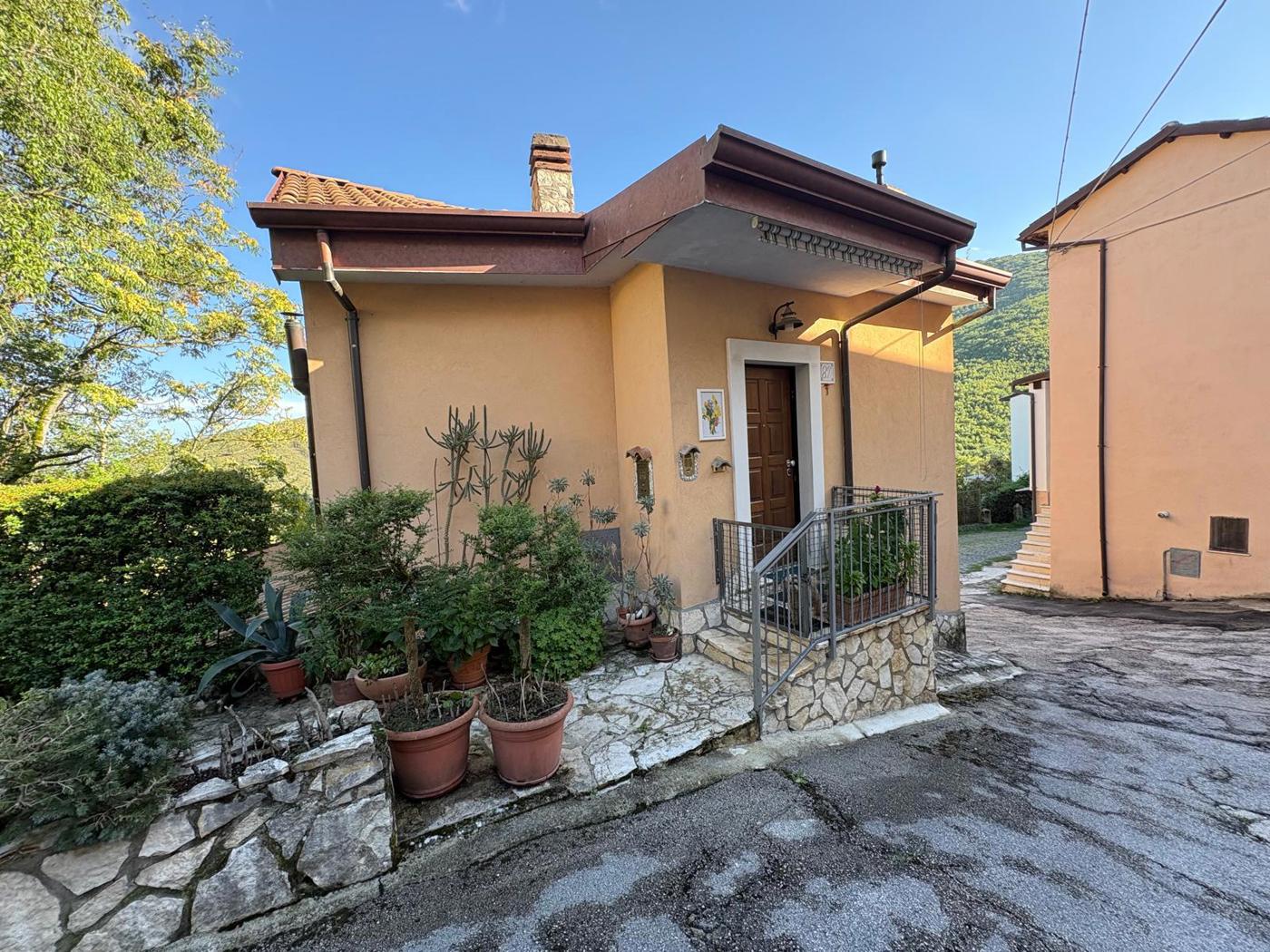 Casa indipendente in vendita a L'Aquila