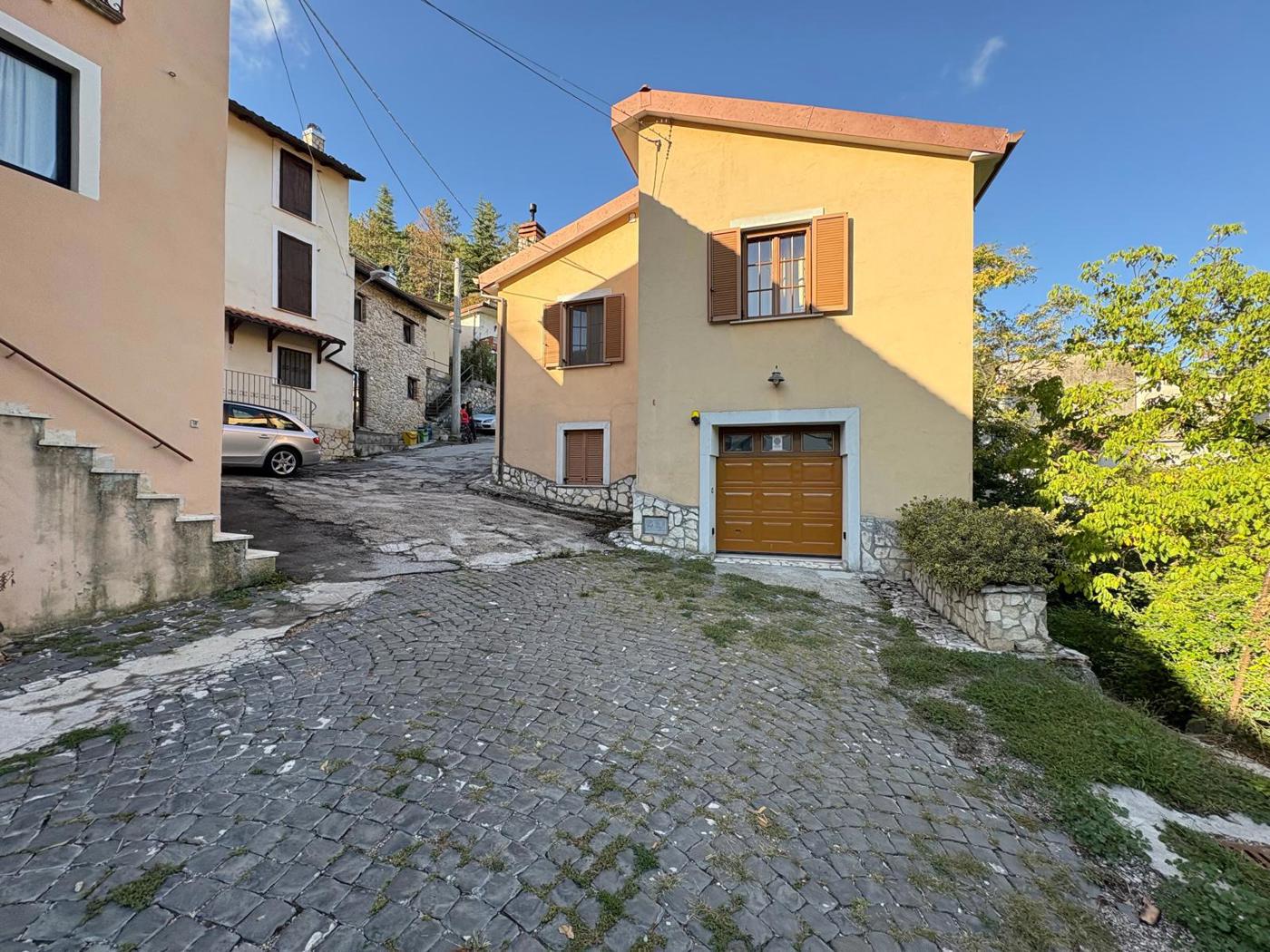 Casa indipendente in vendita a L'Aquila