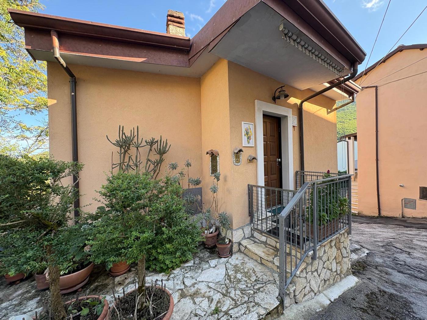 Casa indipendente in vendita a L'Aquila