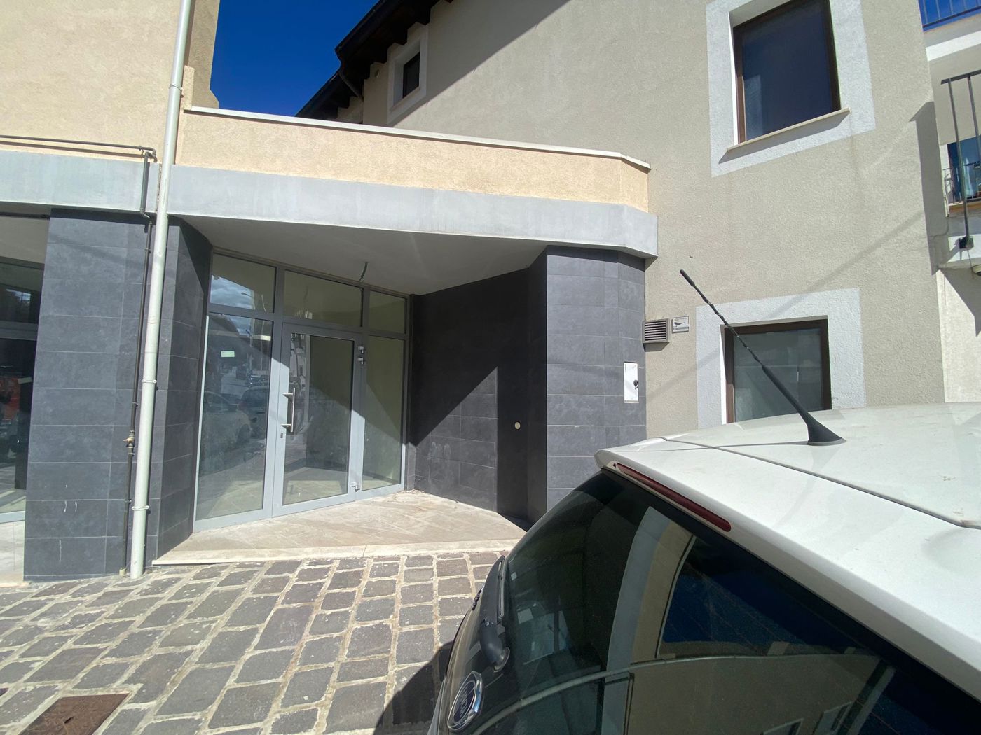 Negozio in affitto a L'Aquila
