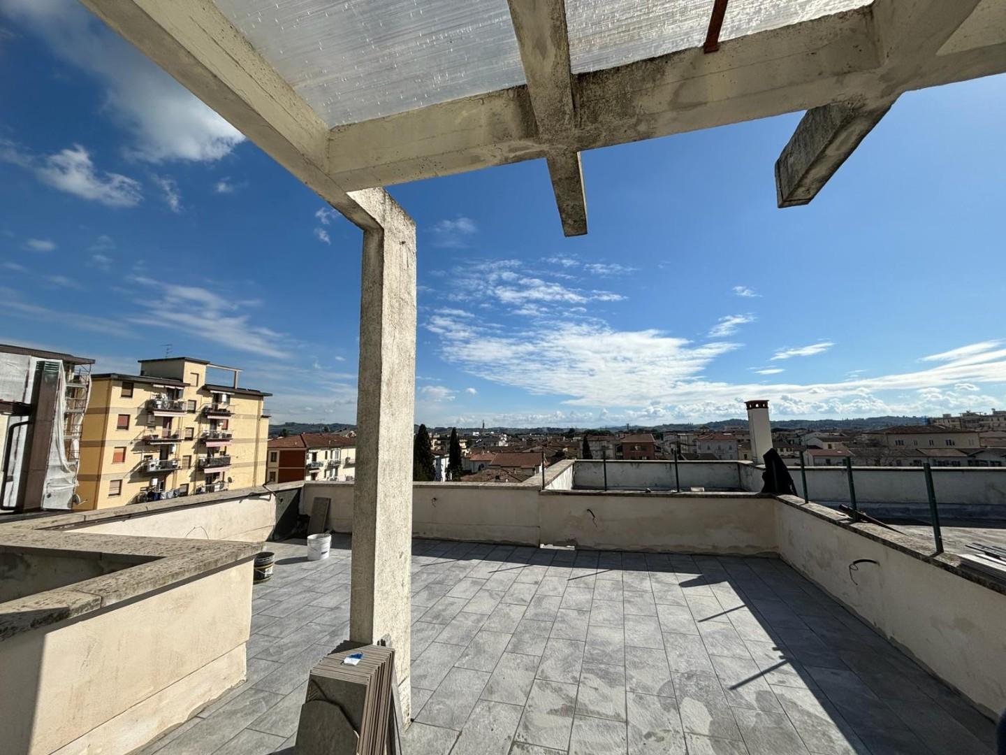 Attico con terrazzi a Empoli