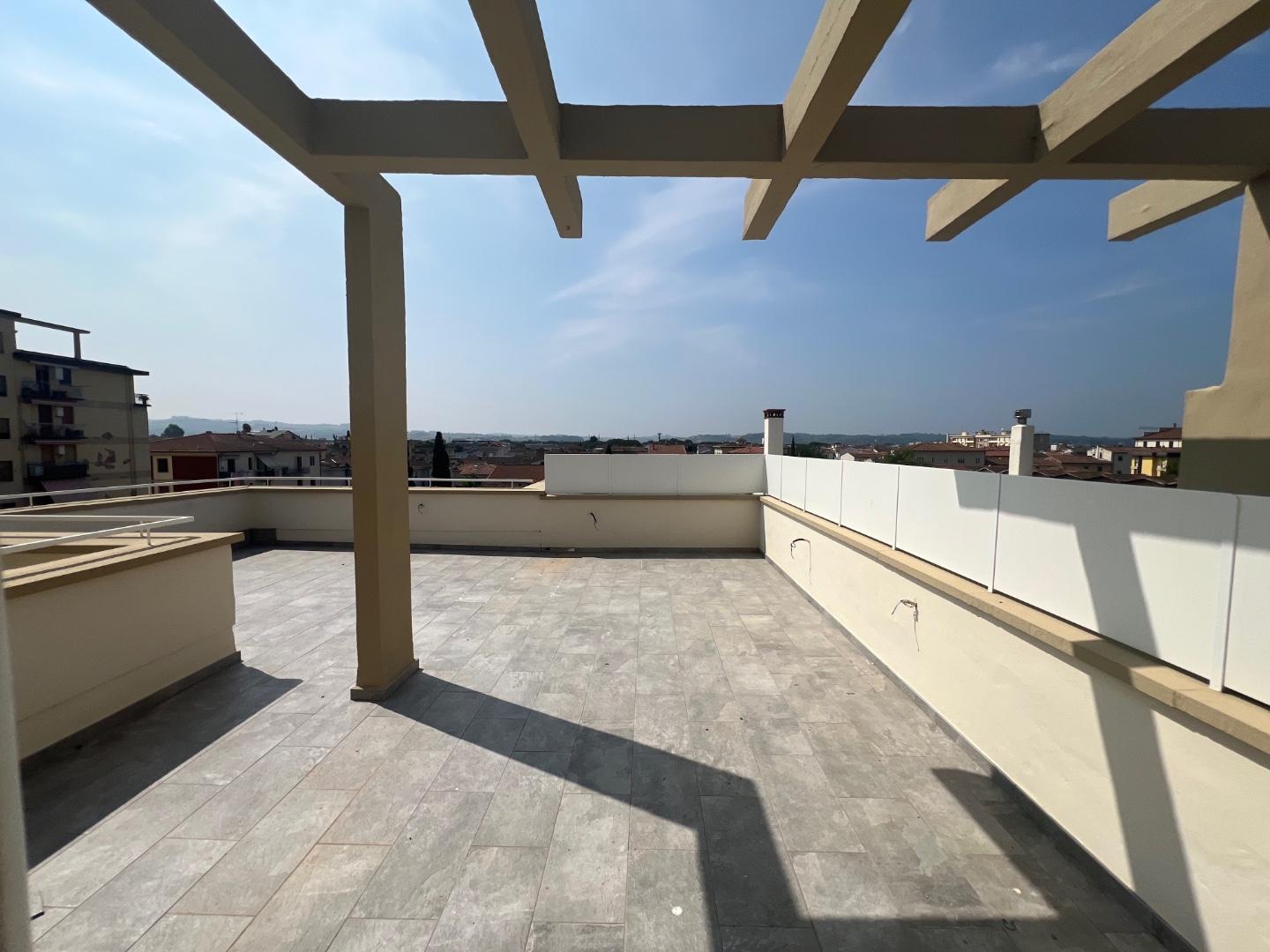 Attico con terrazzo a Empoli