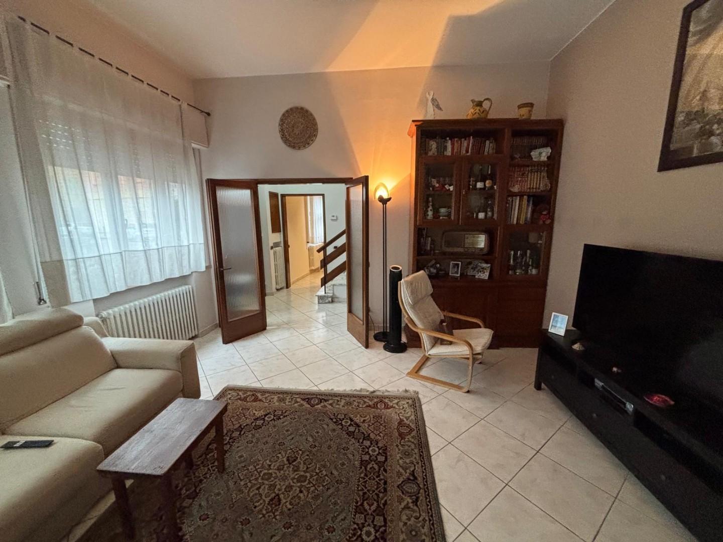 Casa indipendente con terrazzo, Capraia e Limite limite