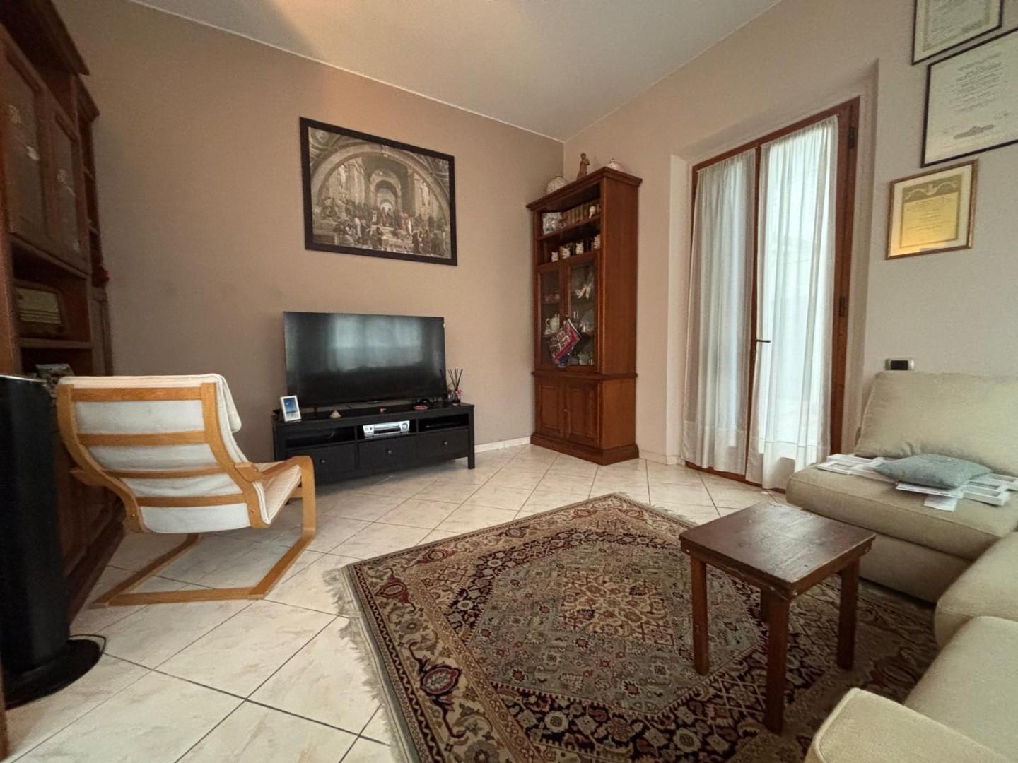 Casa indipendente con terrazzo, Capraia e Limite limite