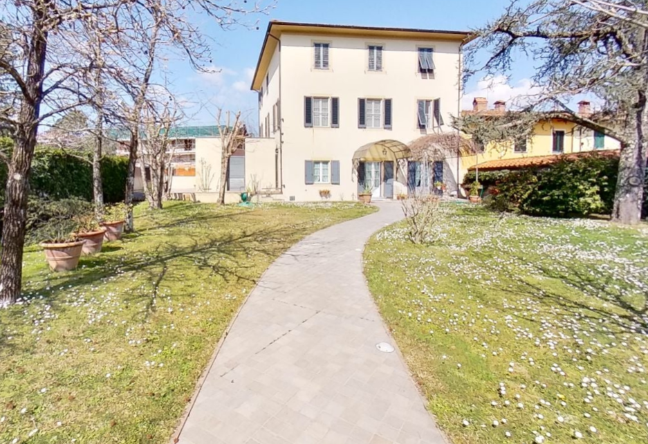 Villa ristrutturata, Lucca sant'alessio
