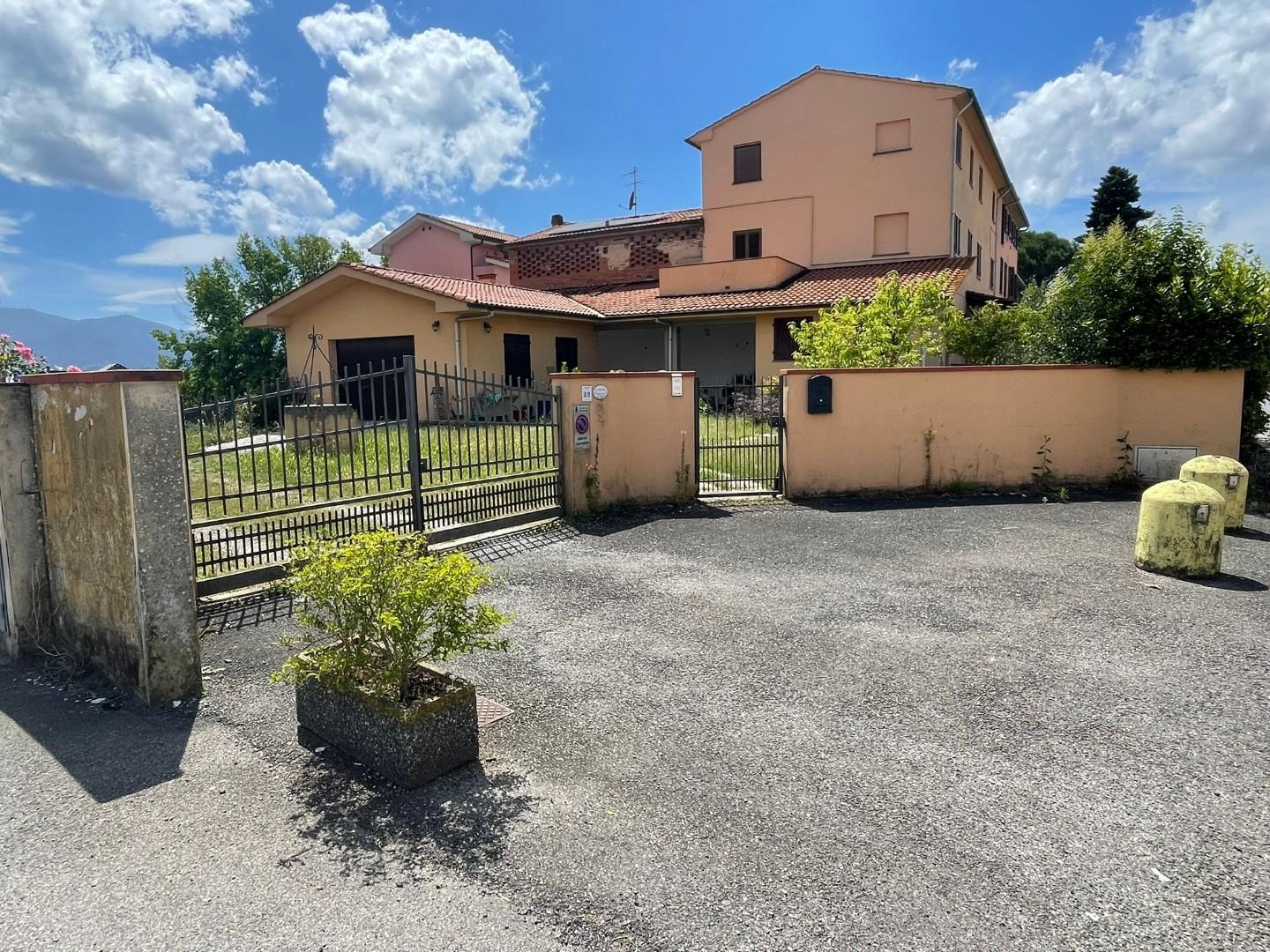 Casa indipendente con giardino a Montecarlo