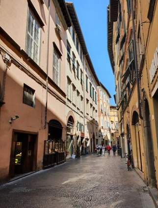 Locale commerciale in affitto, Lucca centro storico