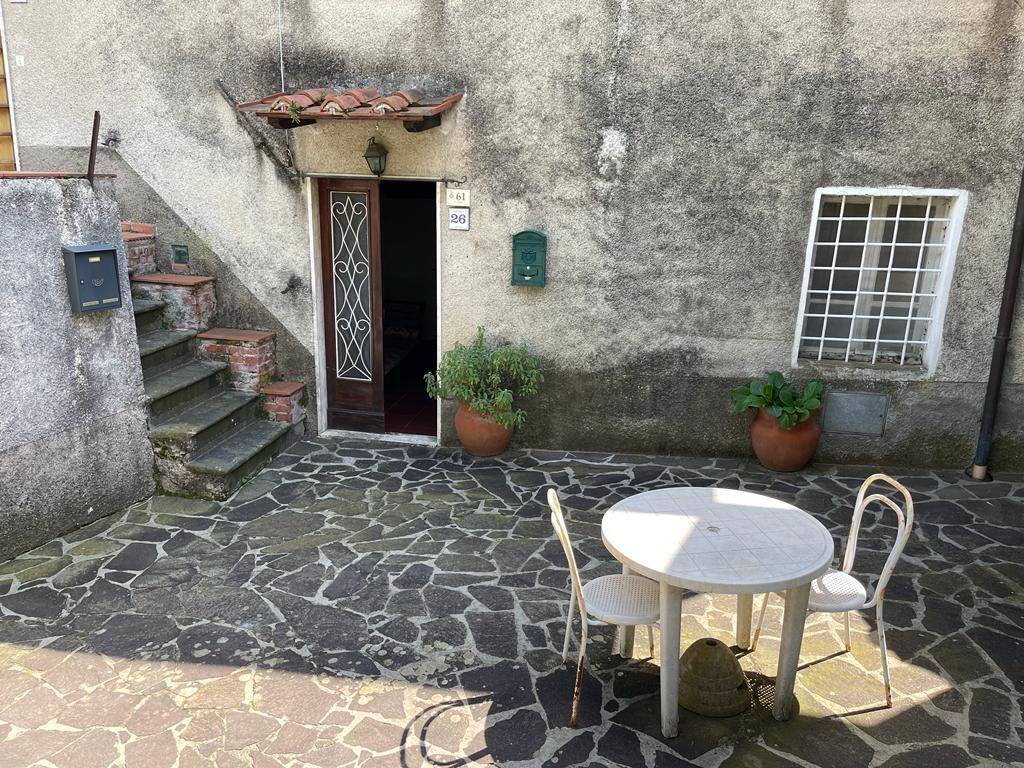 Casa indipendente con terrazzo, Pescaglia loppeglia