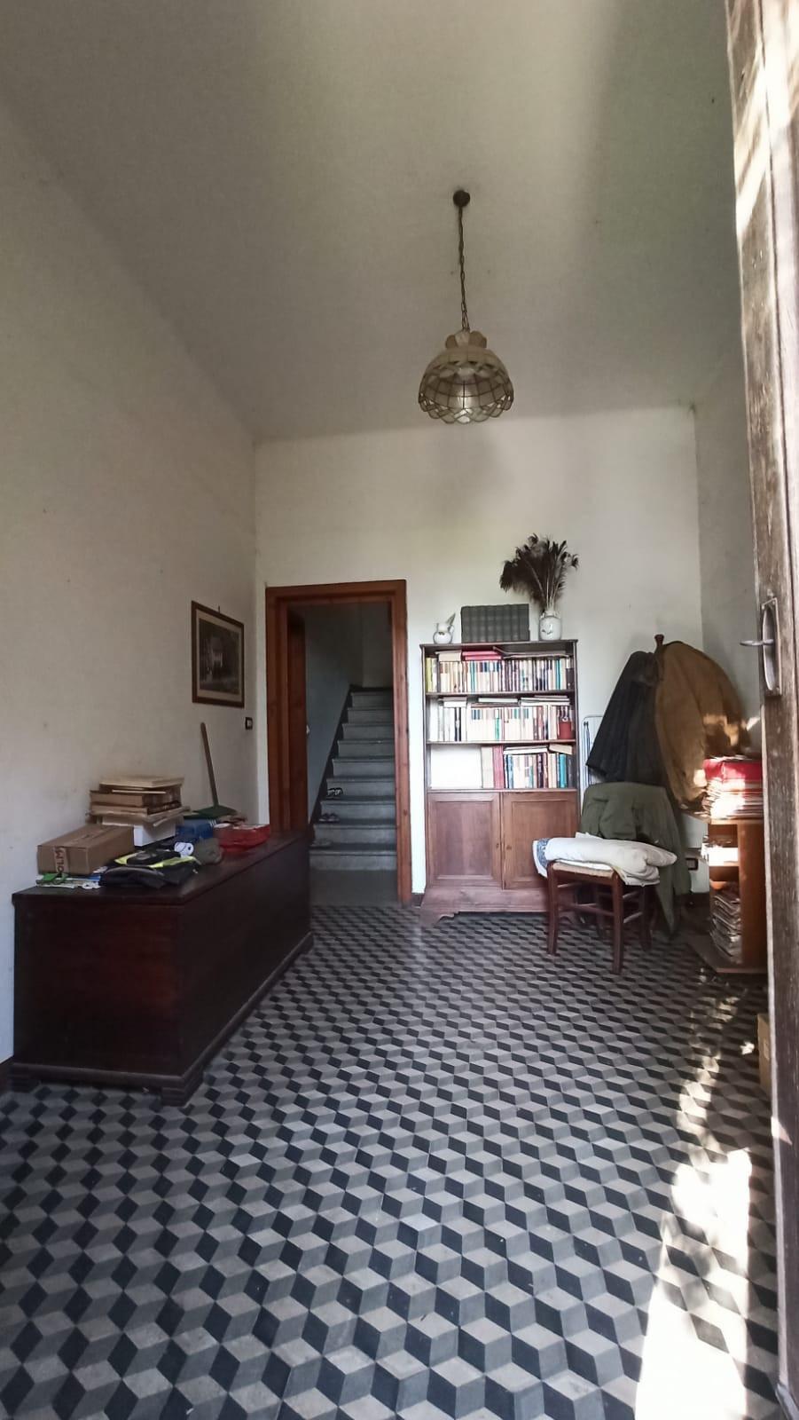 Villa con giardino, Lucca san pietro a vico