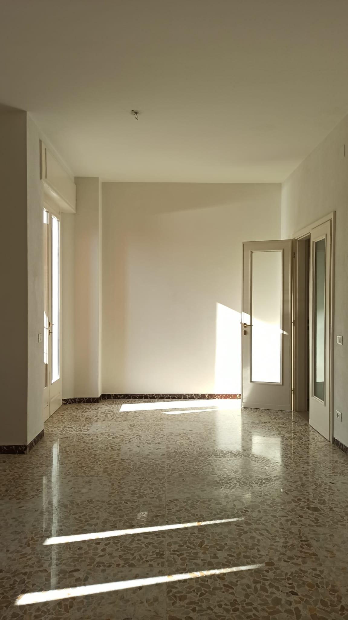 Quadrilocale in affitto, Lucca arancio