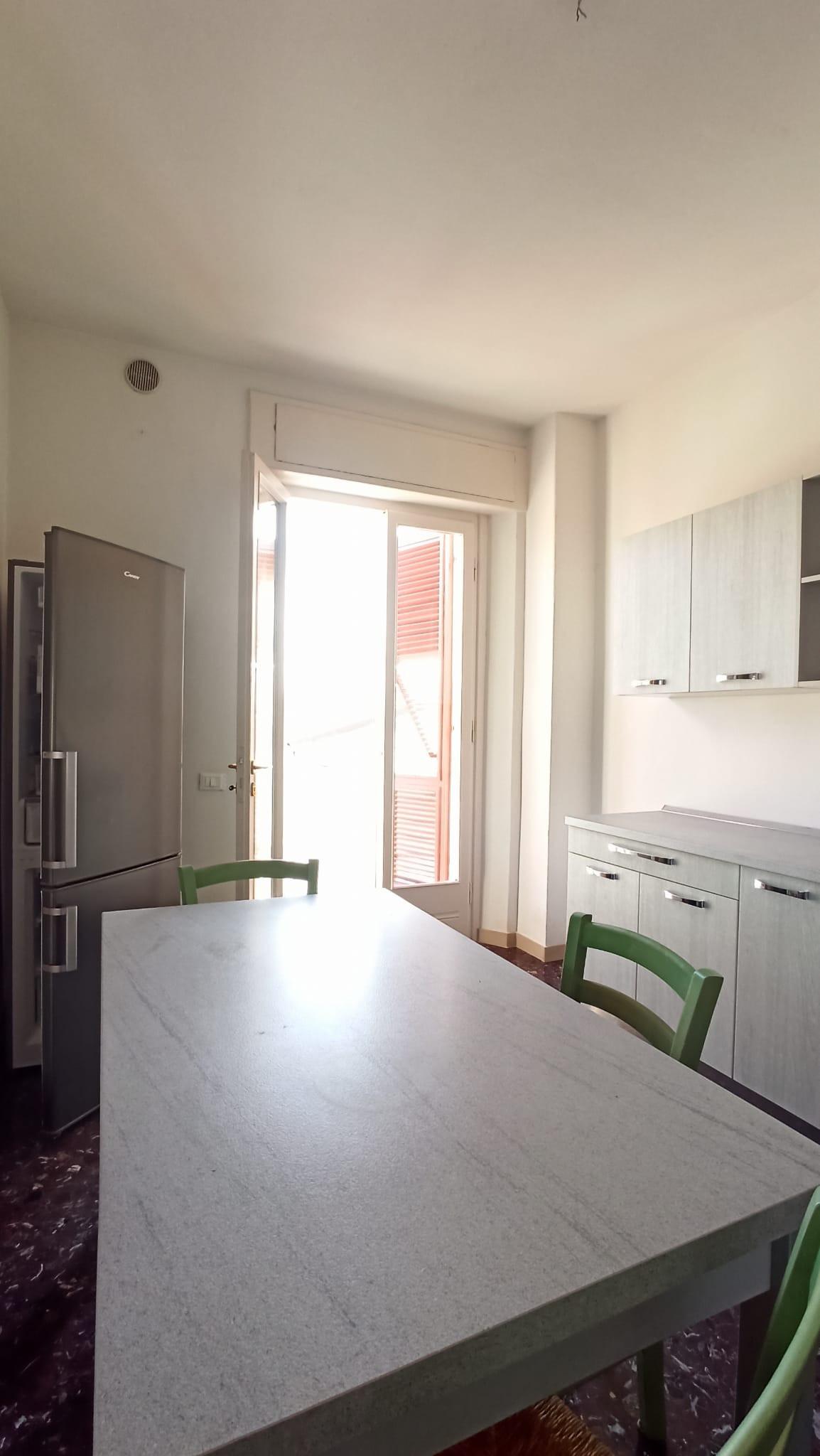 Quadrilocale in affitto, Lucca arancio