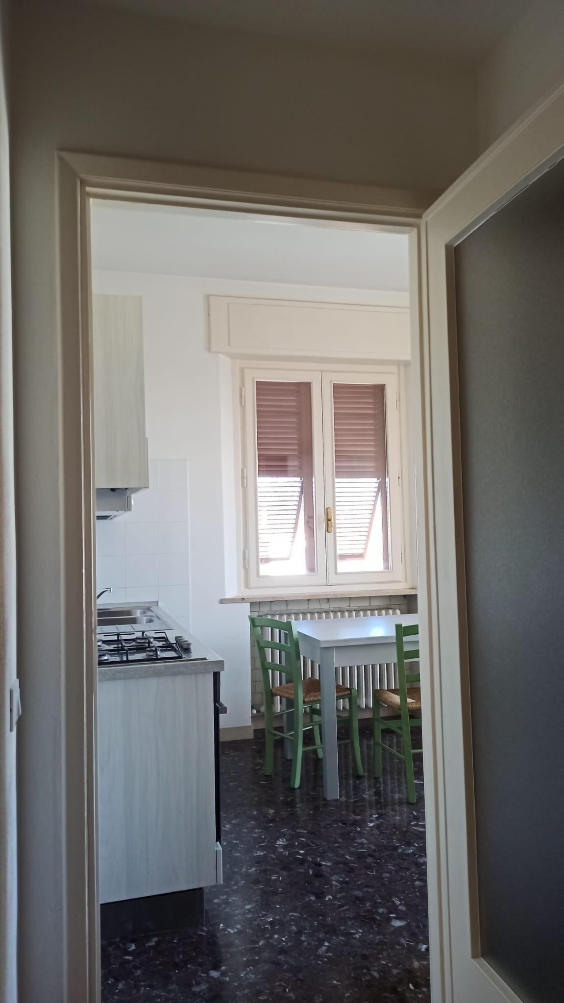 Quadrilocale in affitto, Lucca arancio