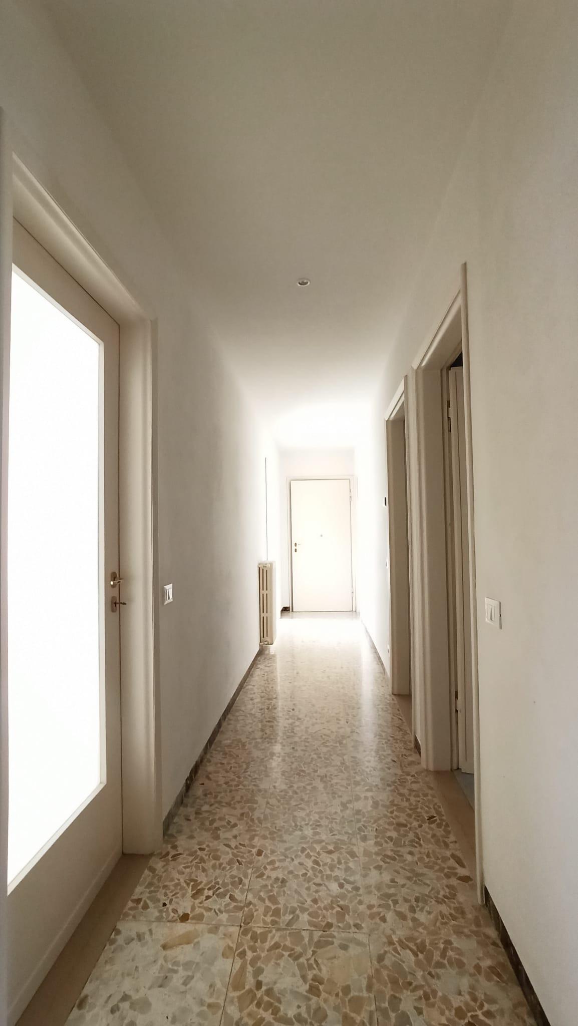 Quadrilocale in affitto, Lucca arancio