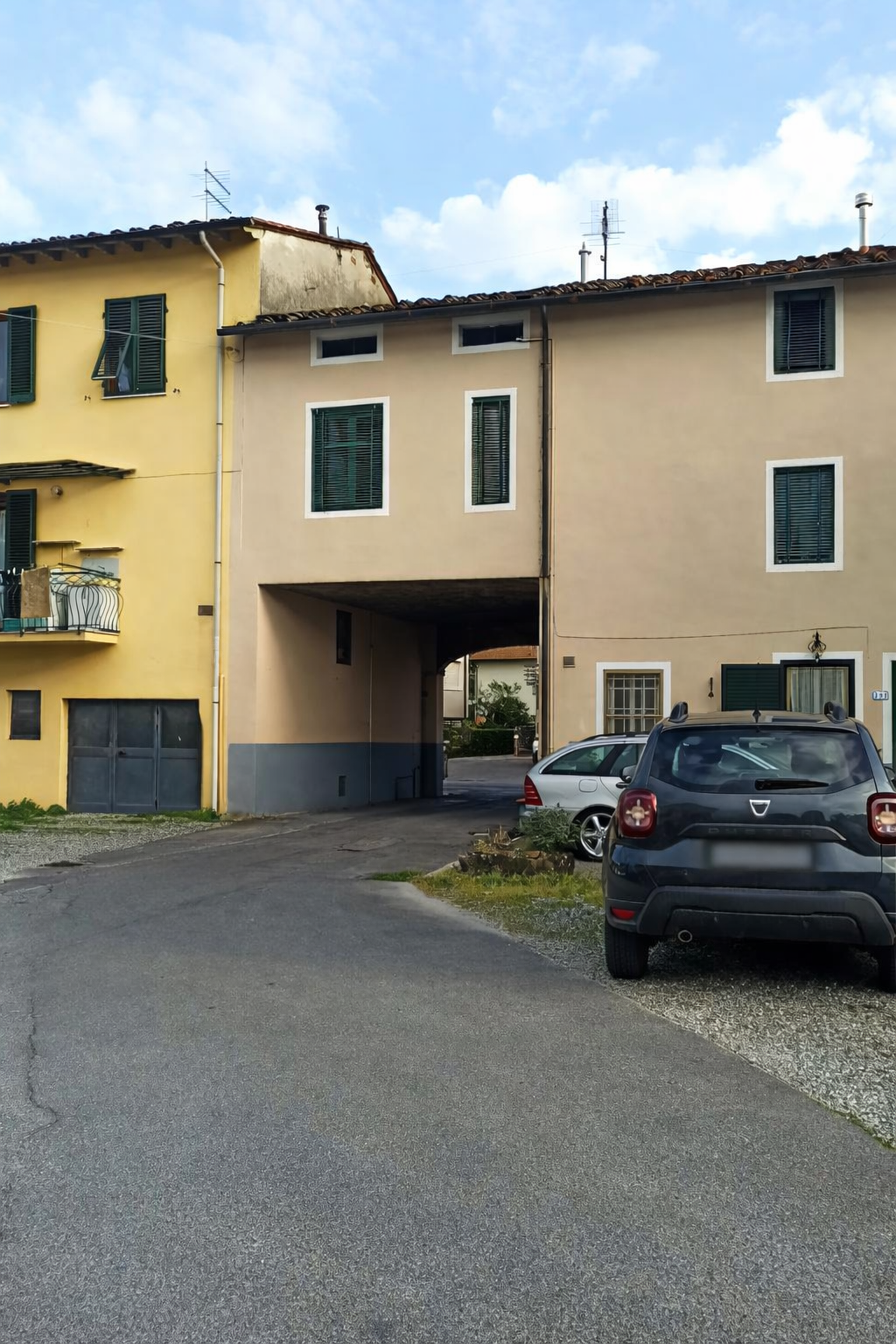 Casa indipendente con terrazzo, Lucca arancio