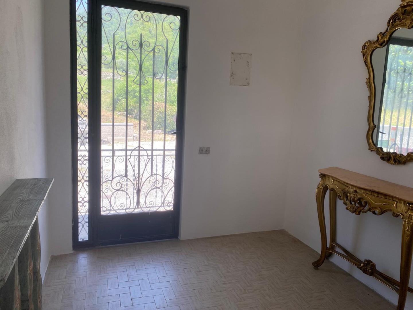 Quadrilocale con terrazzo, Pescaglia piegaio