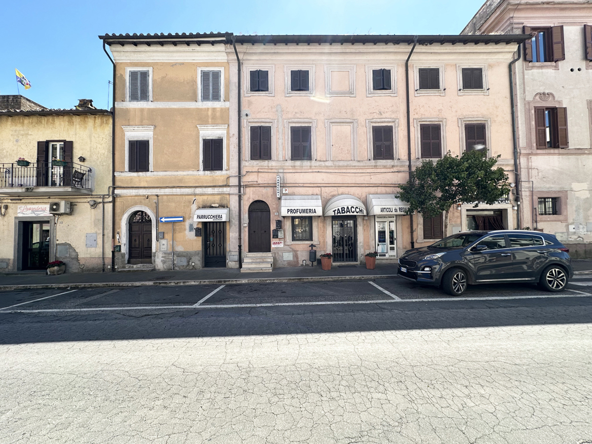 Appartamento ristrutturato a Castel Sant'Elia